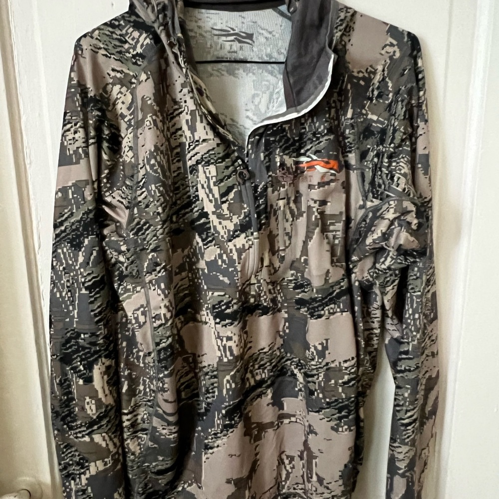 Core lightweight hoody